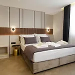 Grandeur Apartments